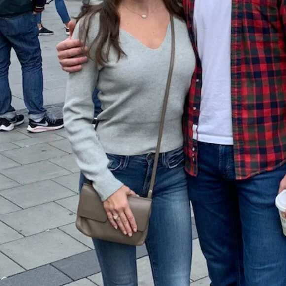 Leith Lightweight Sweater with Sweetheart V-Neck Detail - Size XXS - Loose Fit - Picture 6 of 6